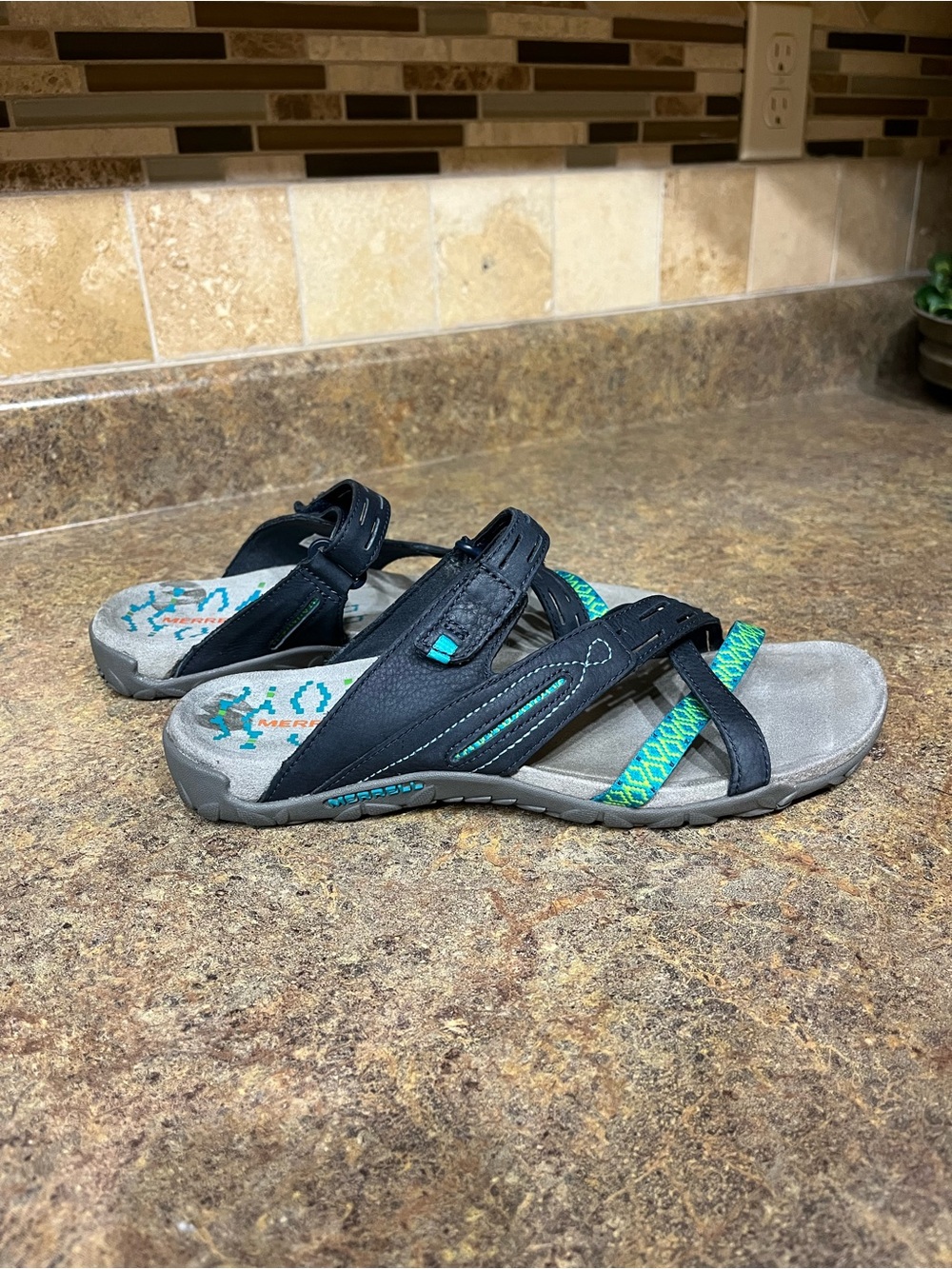 Merrell Women’s Size 8 Navy Leather Strappy Sport Sandals Select Grip Comfort